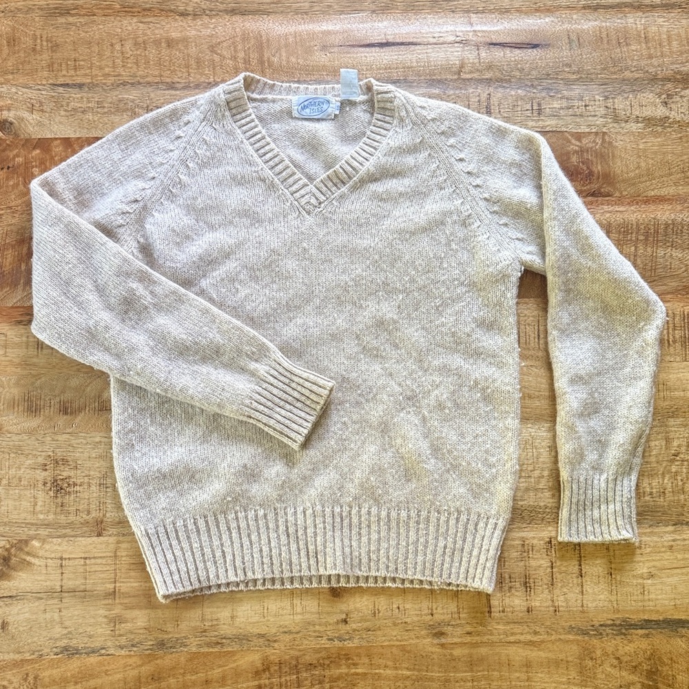 Vintage Irish New Zealand wool sweater v neck women’s medium